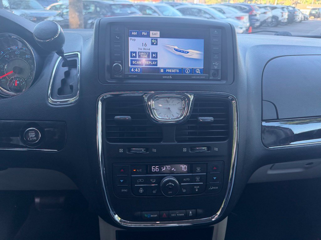 Used 2012 Chrysler Town & Country Touring-L w/ Driver Convenience Group FWD image 24