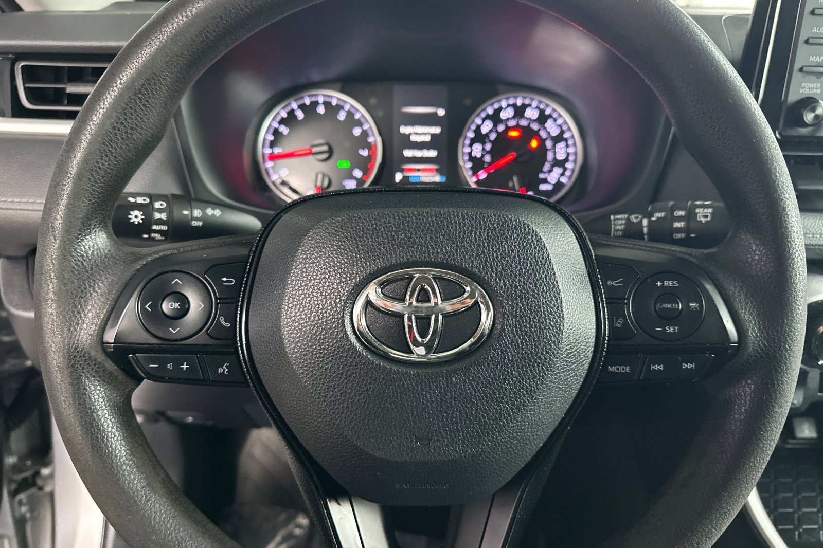 Used 2021 Toyota RAV4 XLE image 25