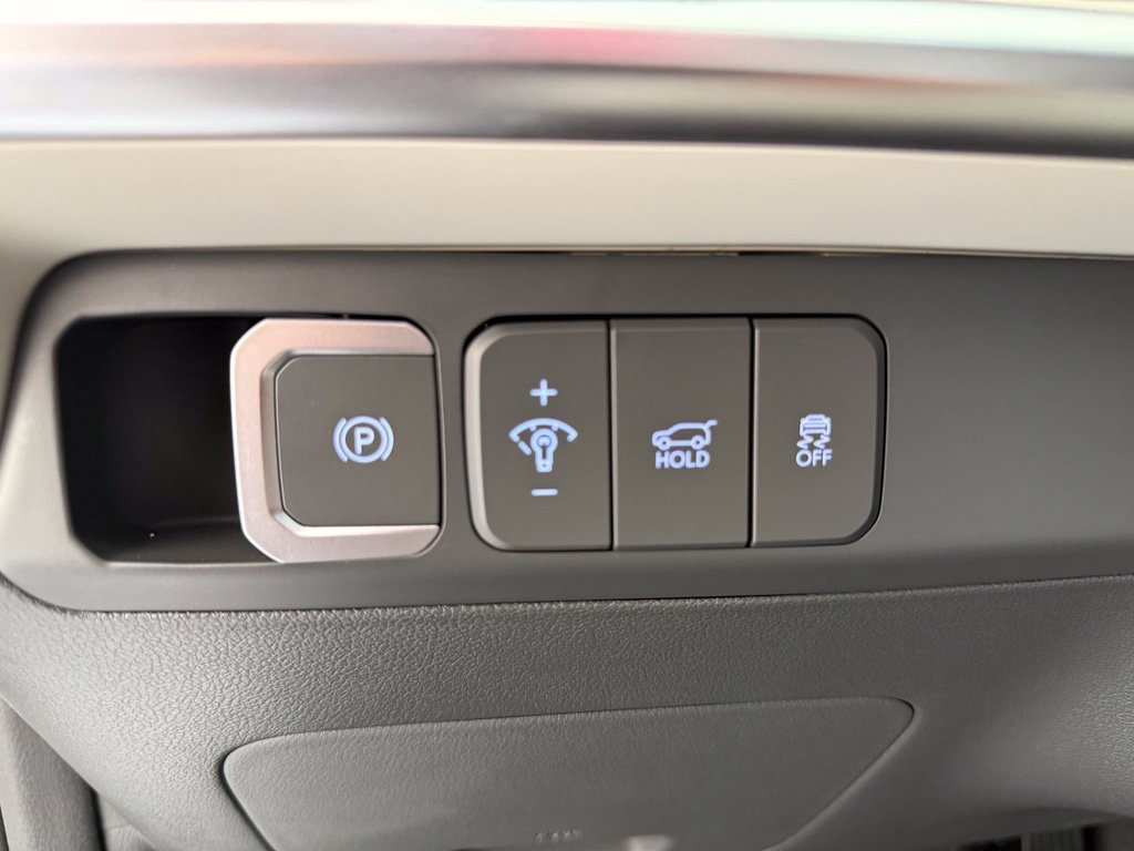 Used 2025 Hyundai Santa Fe SEL FWD image 34