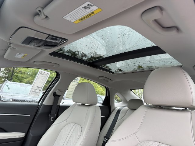 Certified 2022 Hyundai Sonata Limited w/ Preferred Accessory Package FWD image 35