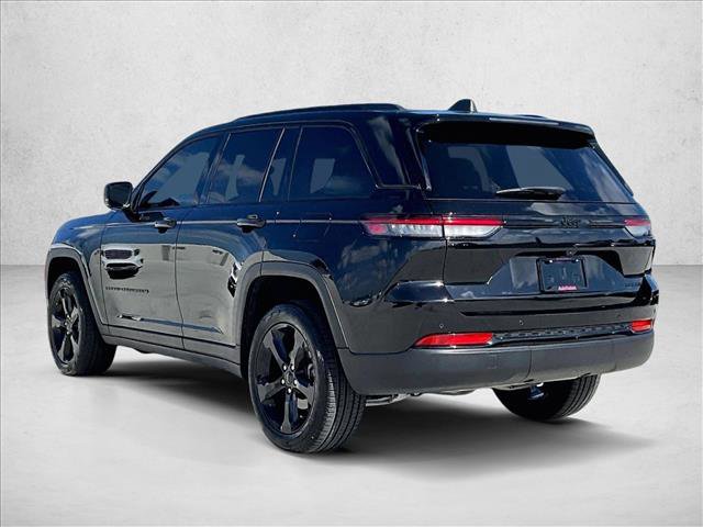 Used 2024 Jeep Grand Cherokee Limited w/ Black Appearance Package image 13
