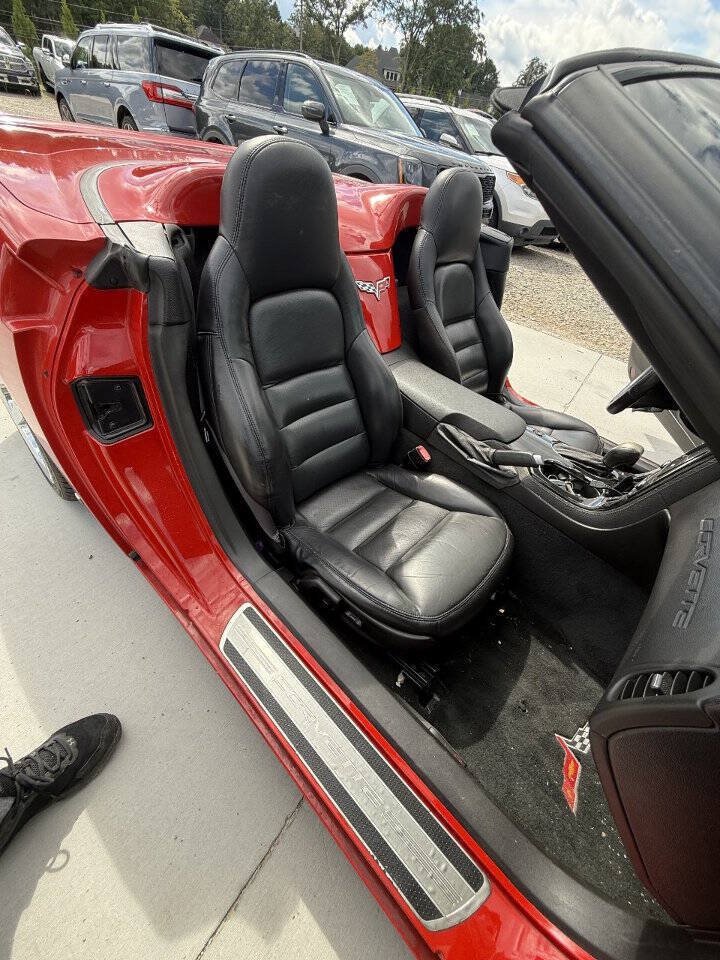 Used 2008 Chevrolet Corvette Convertible w/ Preferred Equipment Group RWD image 17