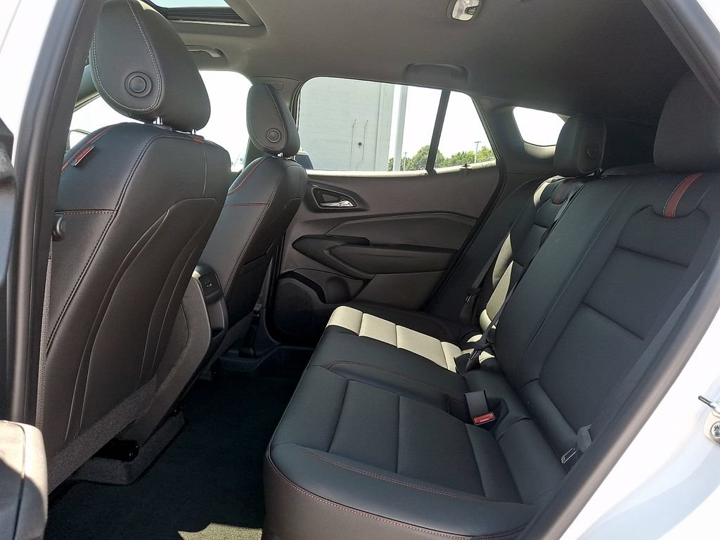 New 2026 Chevrolet Trax RS w/ Sunroof Package FWD image 6