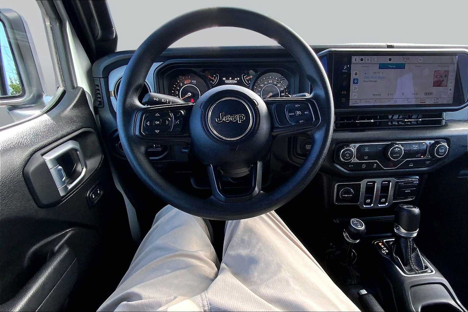 Used 2026 Jeep Wrangler Sport AWD/4WD image 5