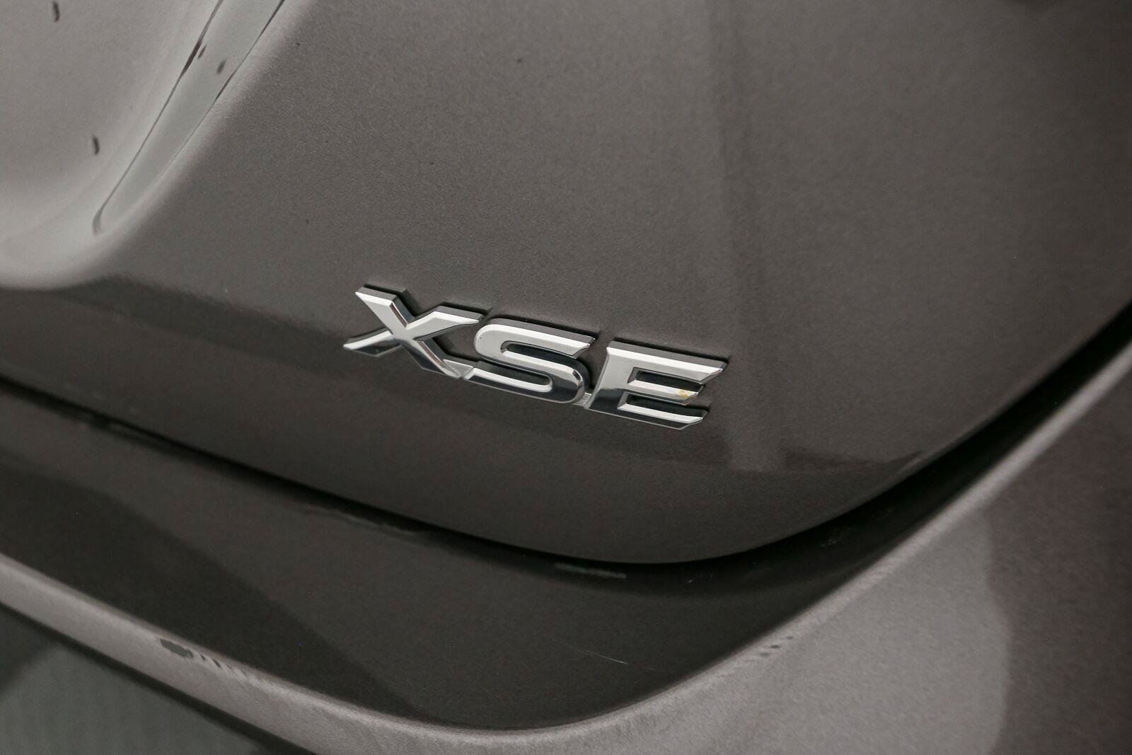 Used 2024 Toyota Camry XSE FWD image 10