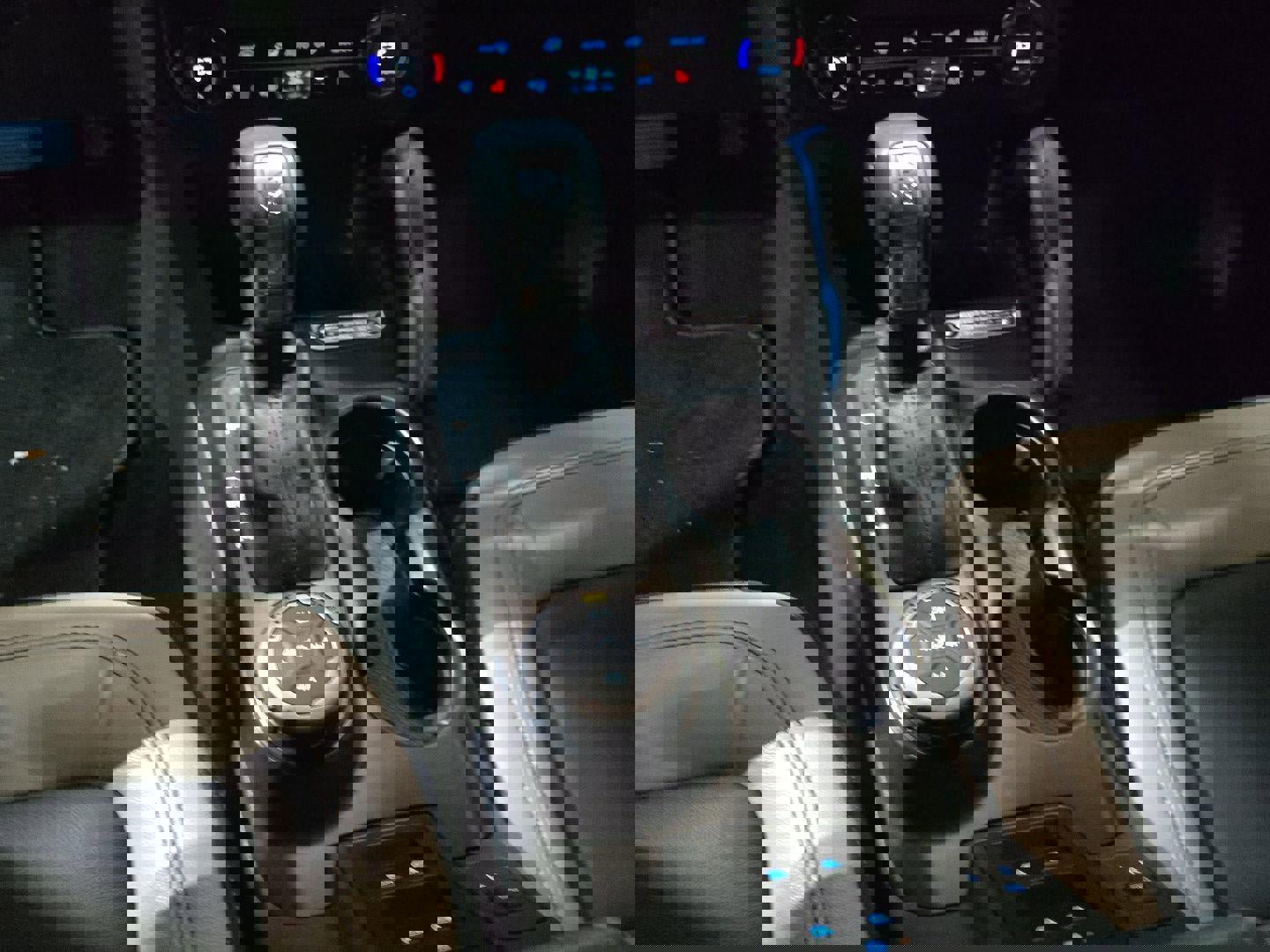 Used 2024 Ford Bronco Wildtrak image 14