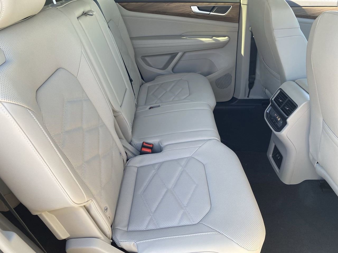 New 2026 Volkswagen Atlas SE image 9