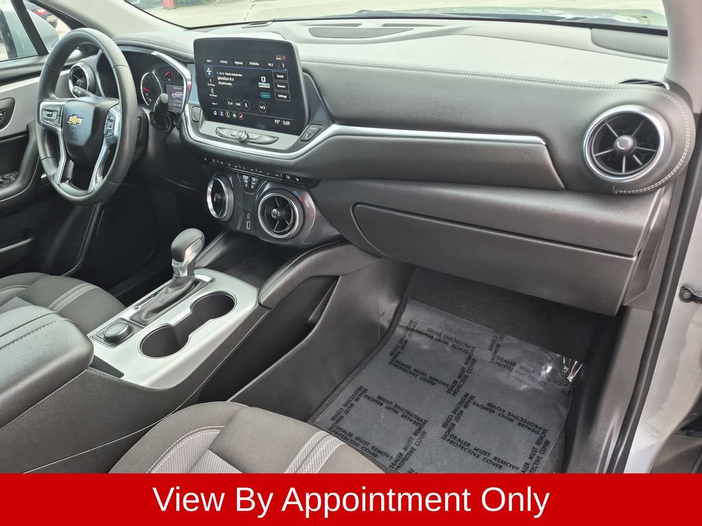 Used 2025 Chevrolet Blazer LT FWD image 32