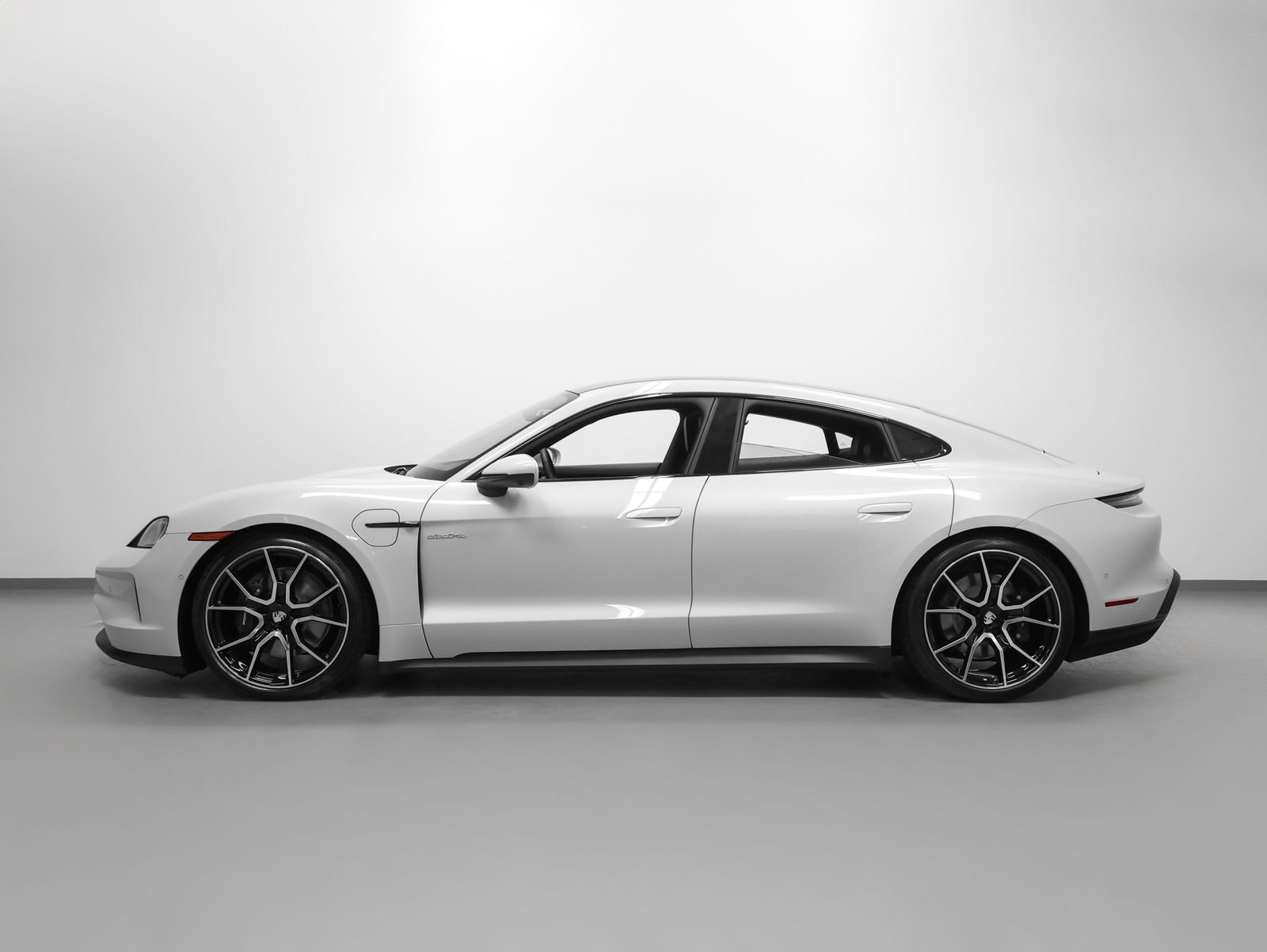 New 2026 Porsche Taycan AWD/4WD image 2