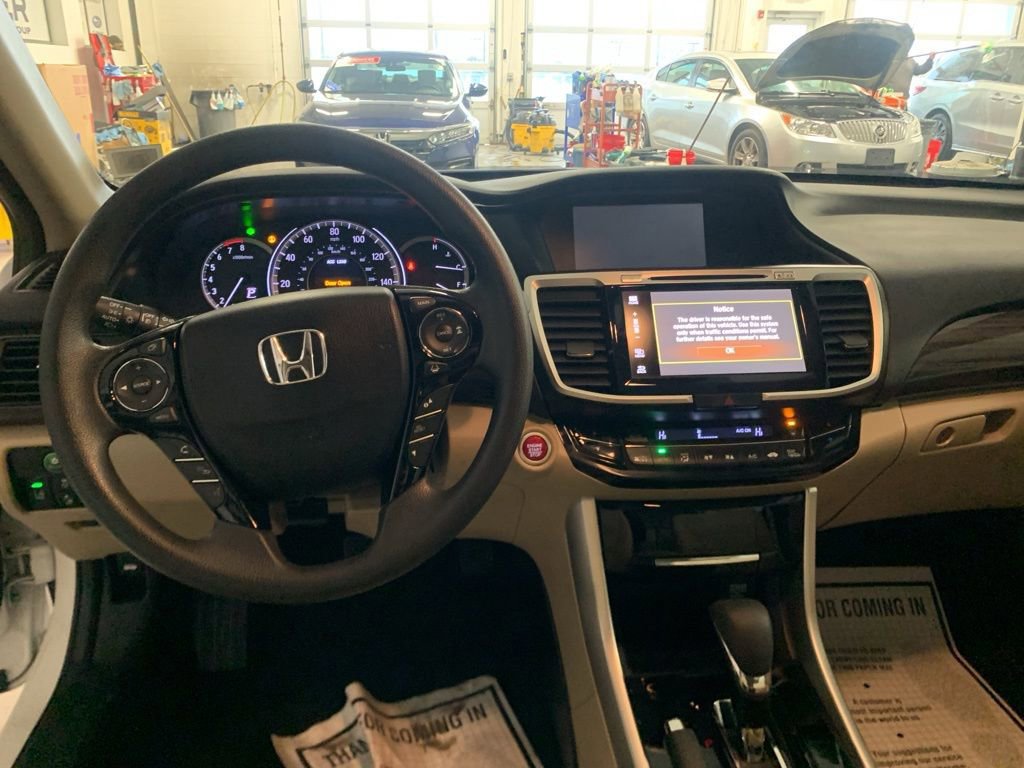 Used 2016 Honda Accord EX image 14