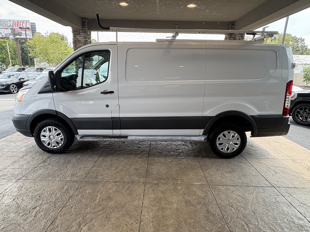 Used 2016 Ford Transit 250 130 Low Roof w/ Exterior Upgrade Package RWD image 9