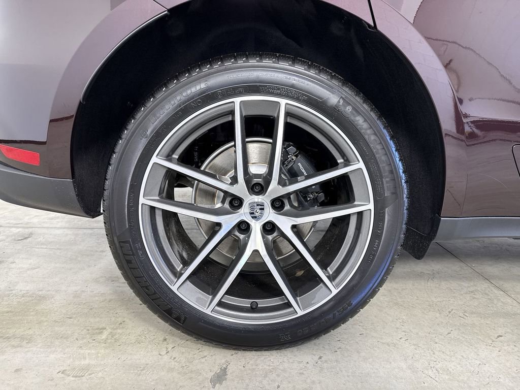 New 2026 Porsche Macan AWD/4WD image 16
