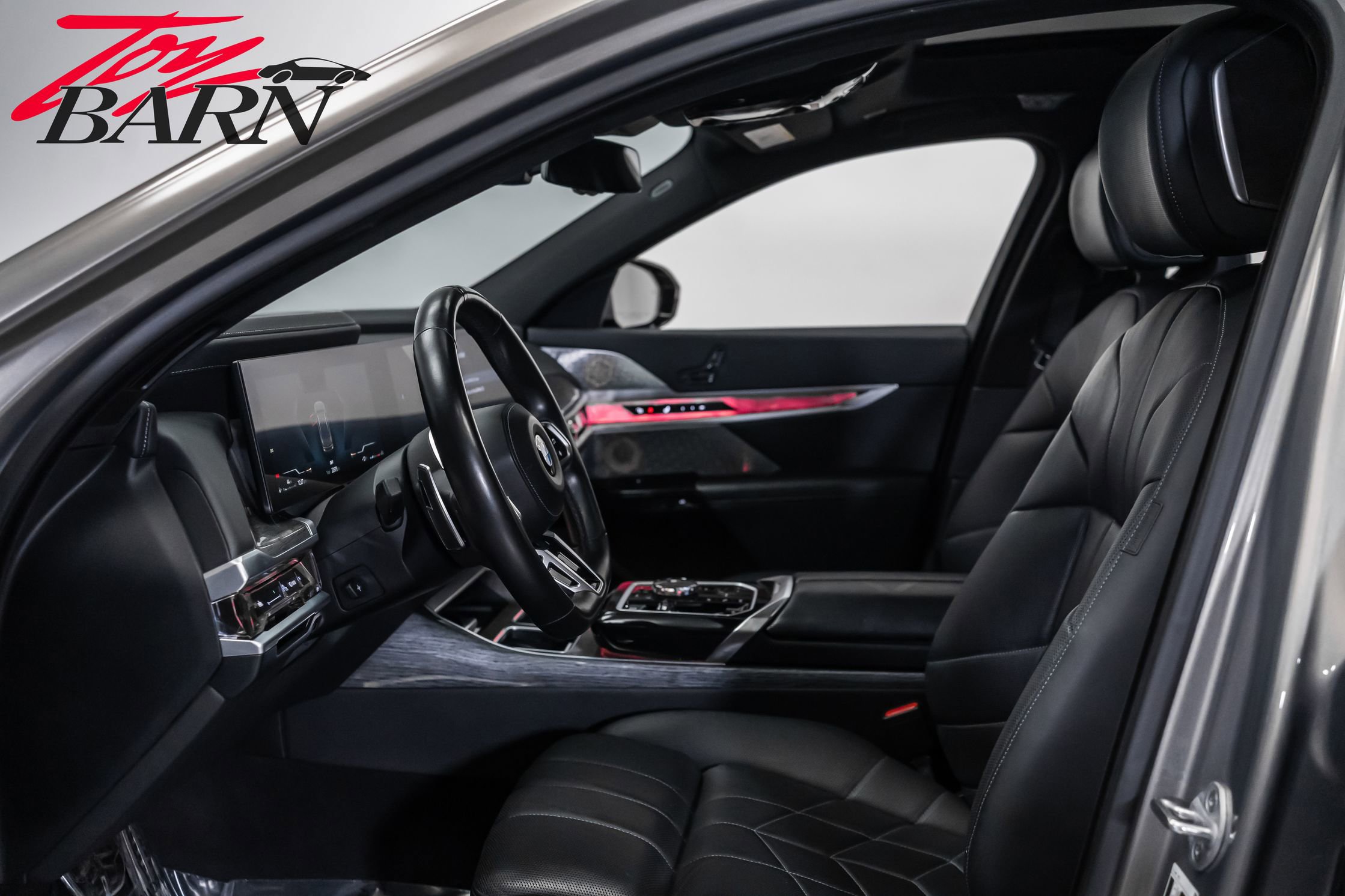 Used 2024 BMW 760i xDrive w/ Executive Package image 27