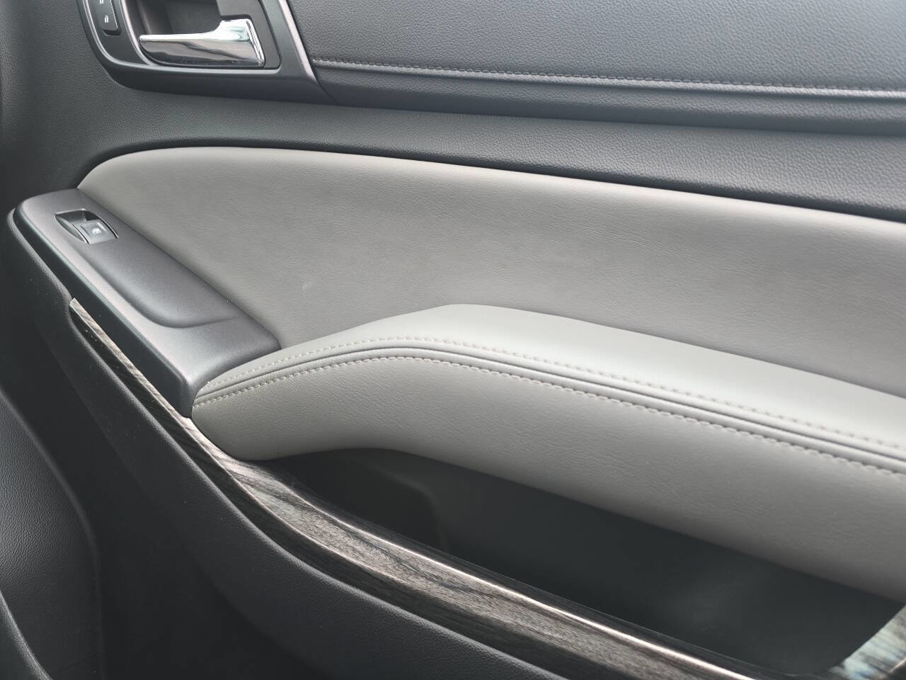 Used 2015 Chevrolet Tahoe LT image 35