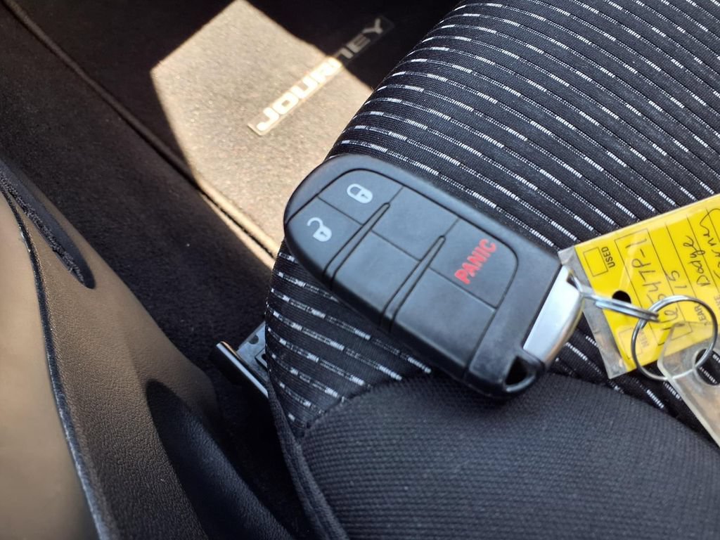 Used 2015 Dodge Journey SXT w/ Flexible Seating Group FWD image 14
