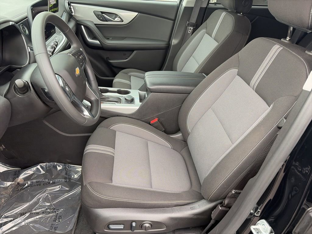 Used 2025 Chevrolet Blazer LT image 12