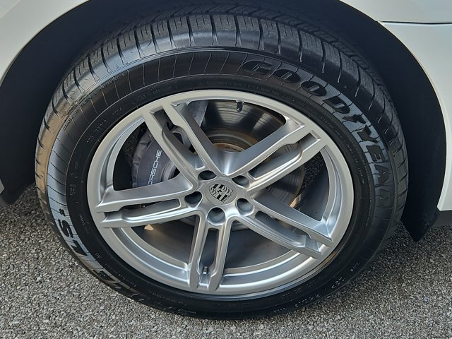 Certified 2021 Porsche Macan AWD/4WD image 14
