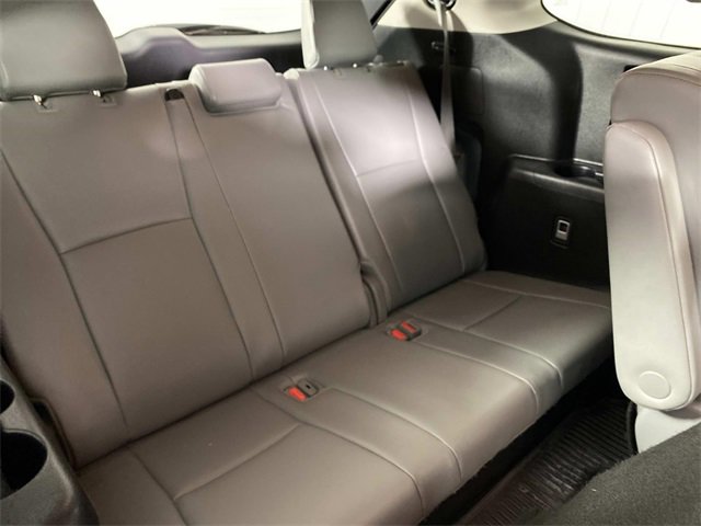 Used 2024 Toyota Highlander XLE image 14