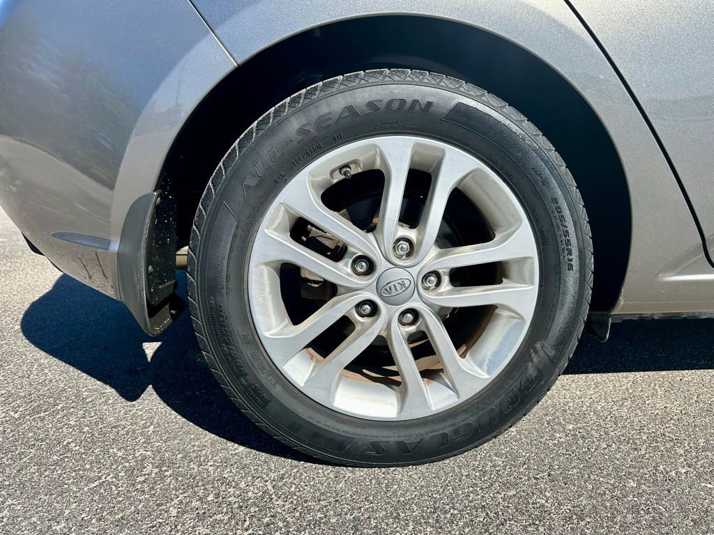 Used 2012 Kia Forte EX image 30