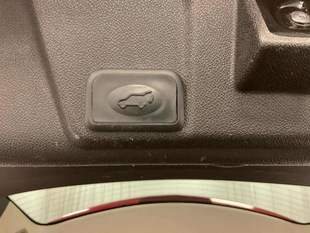 Used 2015 Chevrolet Traverse LT image 39