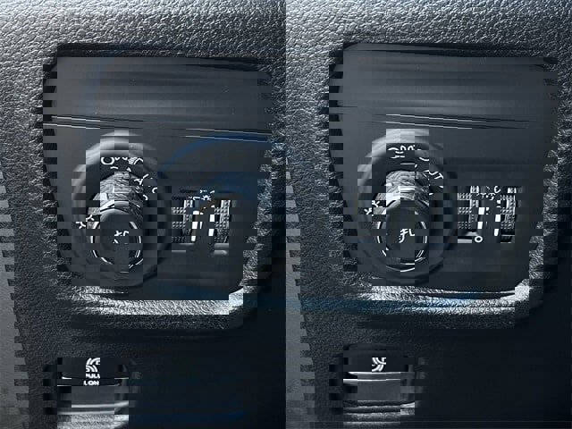 Used 2023 Jeep Grand Cherokee L Limited w/ Black Appearance Package image 25