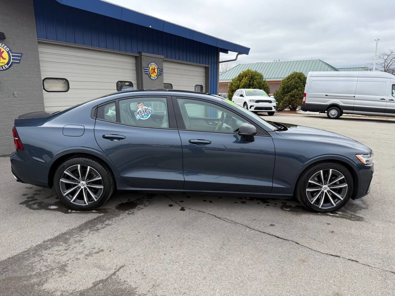 Used 2022 Volvo S60 B5 Inscription image 4