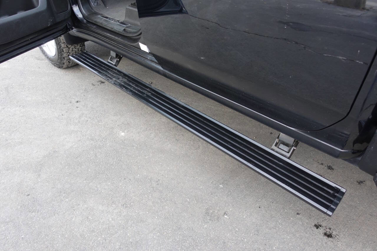 Used 2022 GMC Sierra 2500 AT4 w/ AT4 Preferred Package image 9