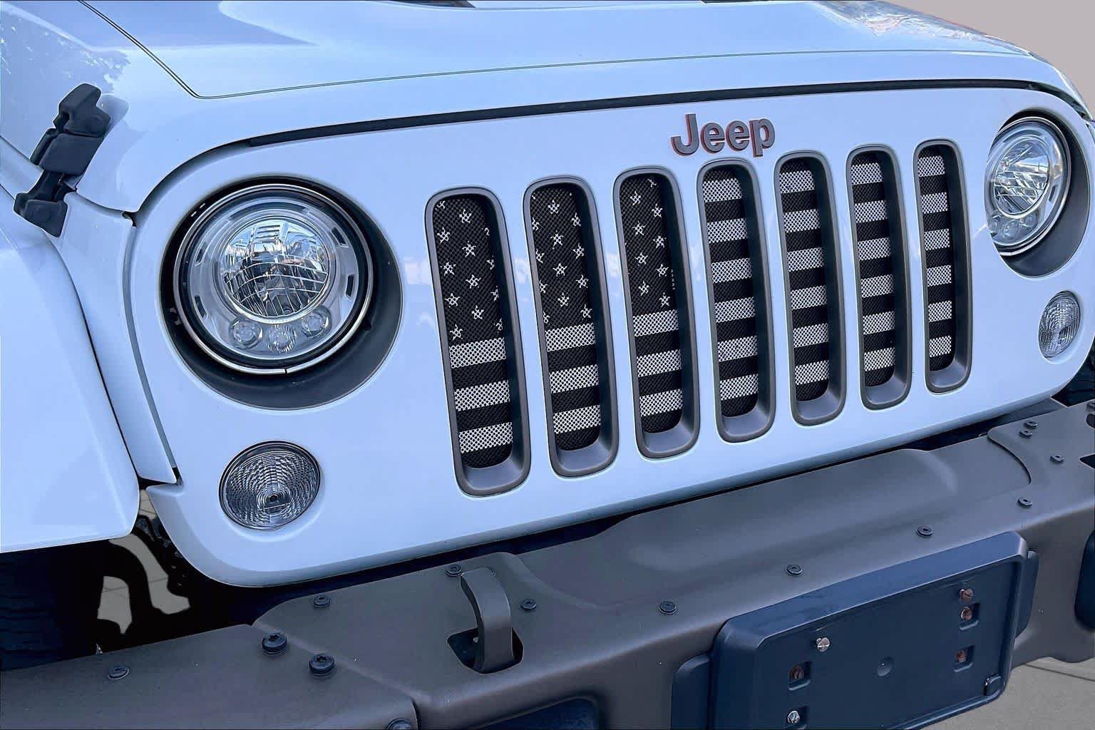 Used 2017 Jeep Wrangler Unlimited Sahara AWD/4WD image 29