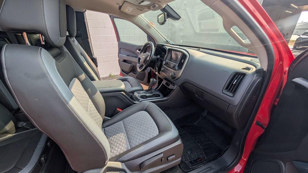 Used 2017 Chevrolet Colorado Z71 AWD/4WD image 17