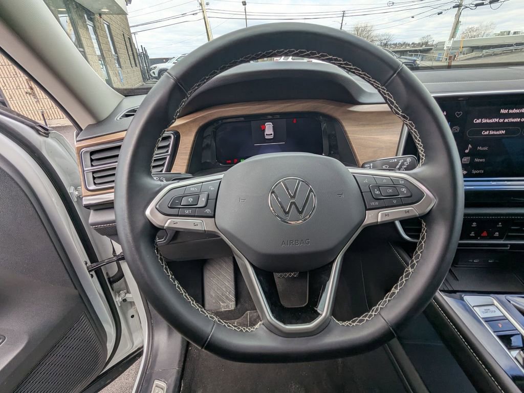 Used 2025 Volkswagen Atlas SE image 17