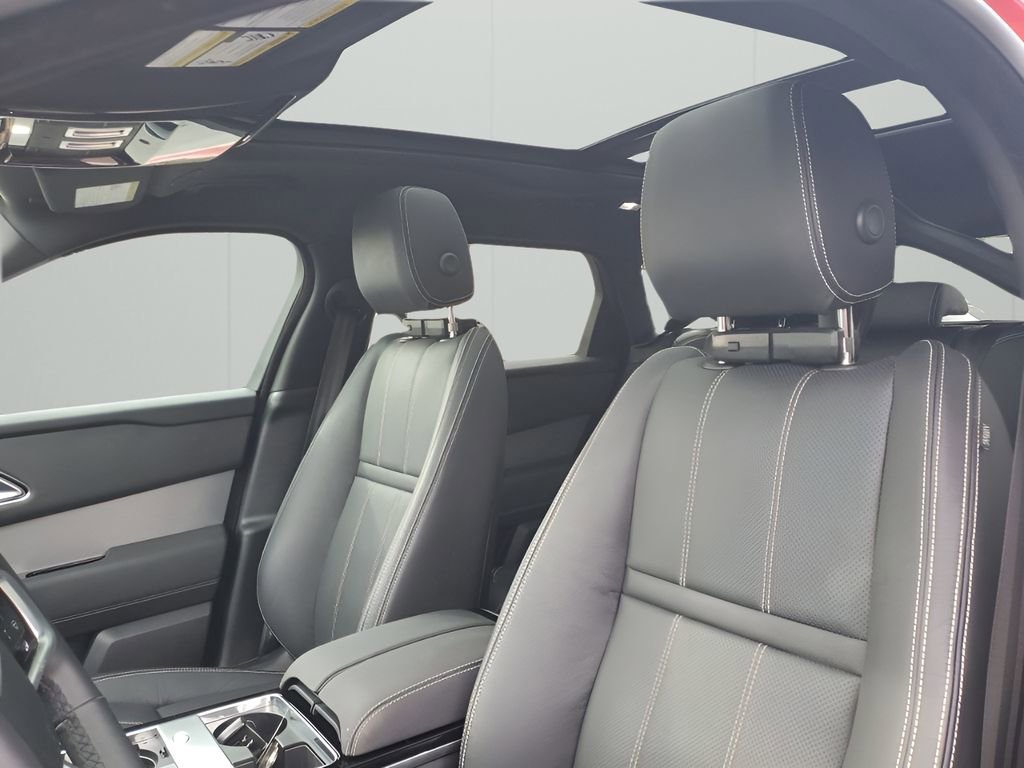 Used 2023 Land Rover Range Rover Velar R-Dynamic S image 31