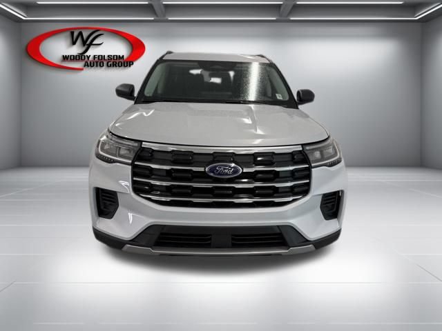 New 2026 Ford Explorer Active RWD image 2