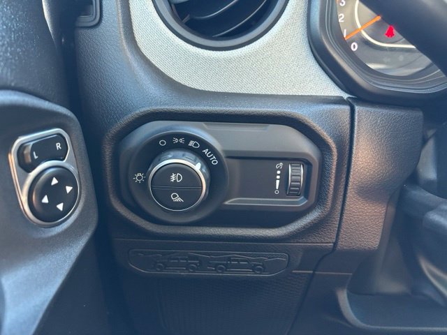 Used 2024 Jeep Gladiator Sport AWD/4WD image 17