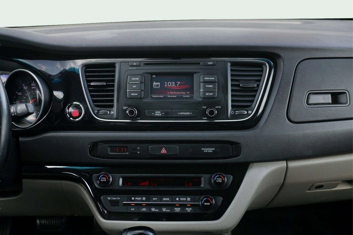 Used 2015 Kia Sedona EX FWD image 22