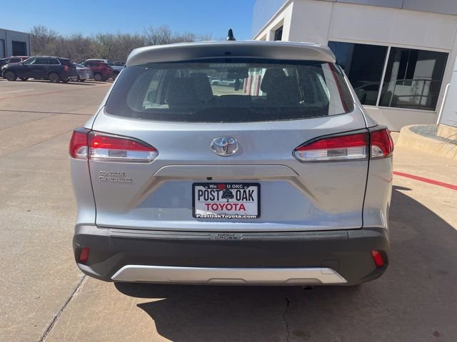 Used 2025 Toyota Corolla Cross L image 8