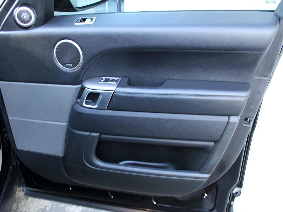 Used 2018 Land Rover Range Rover Sport HSE image 25