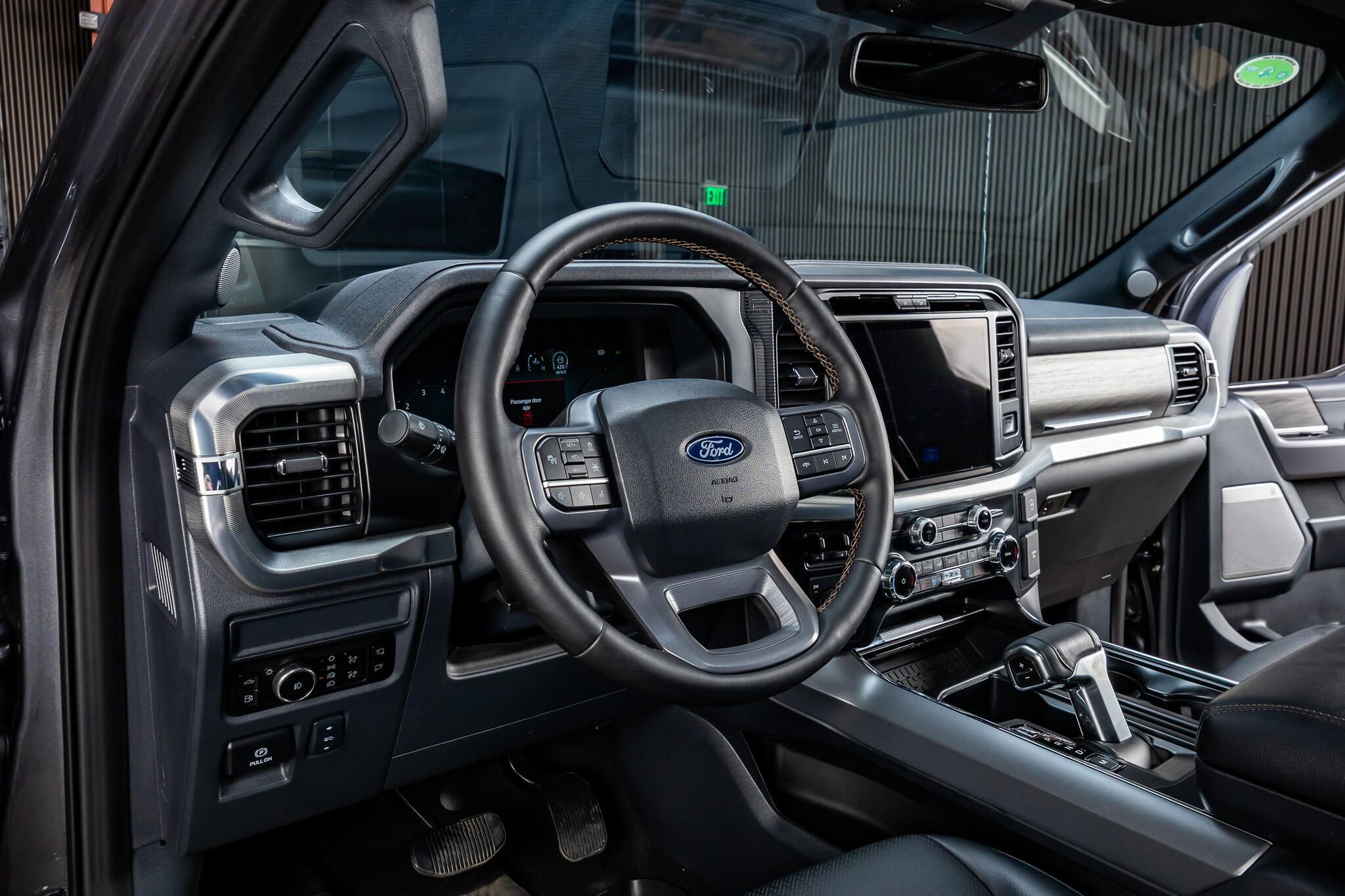 Used 2025 Ford F150 Lariat w/ Equipment Group 502A High AWD/4WD image 17