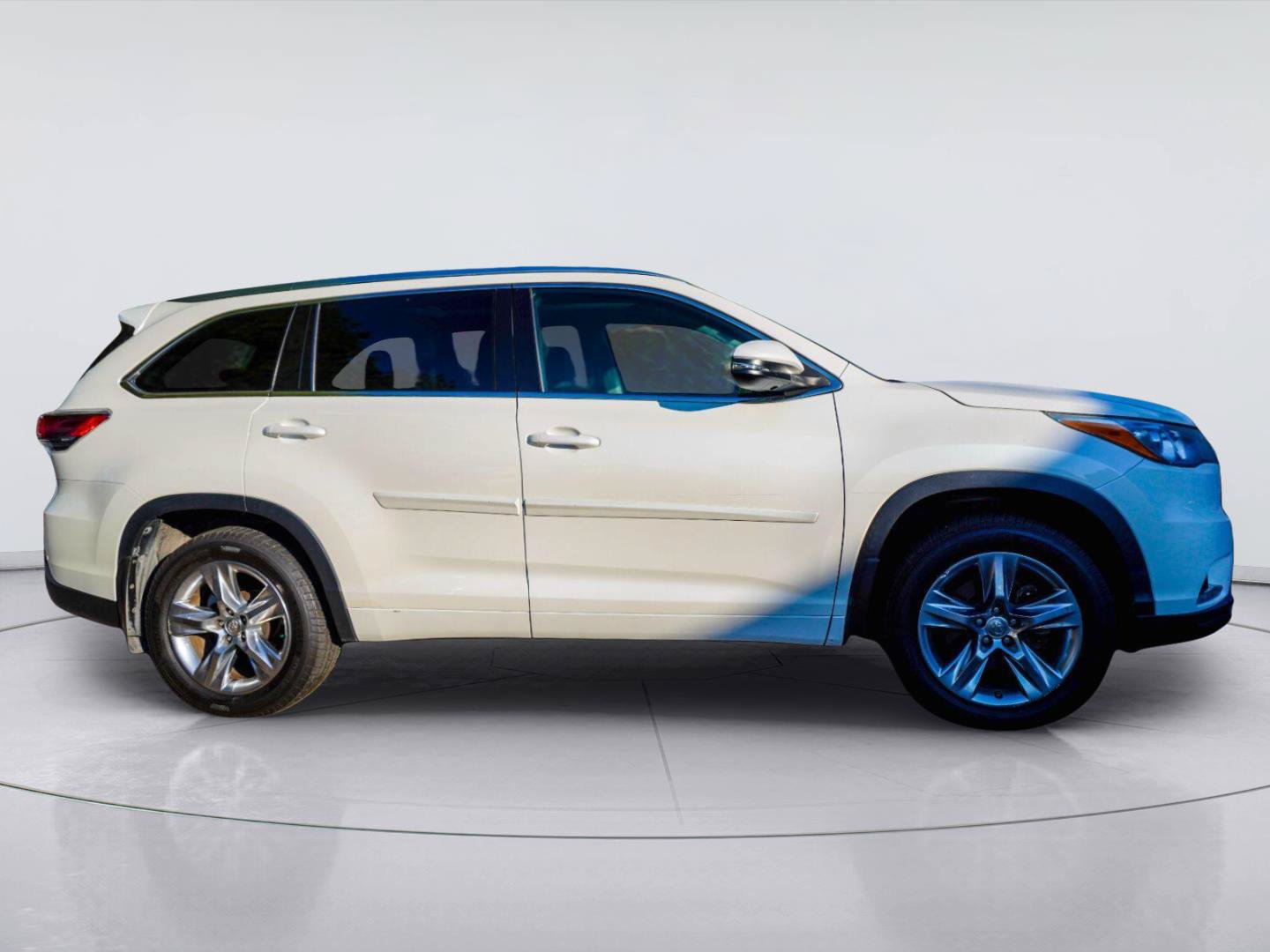 Used 2014 Toyota Highlander Limited Platinum FWD image 11