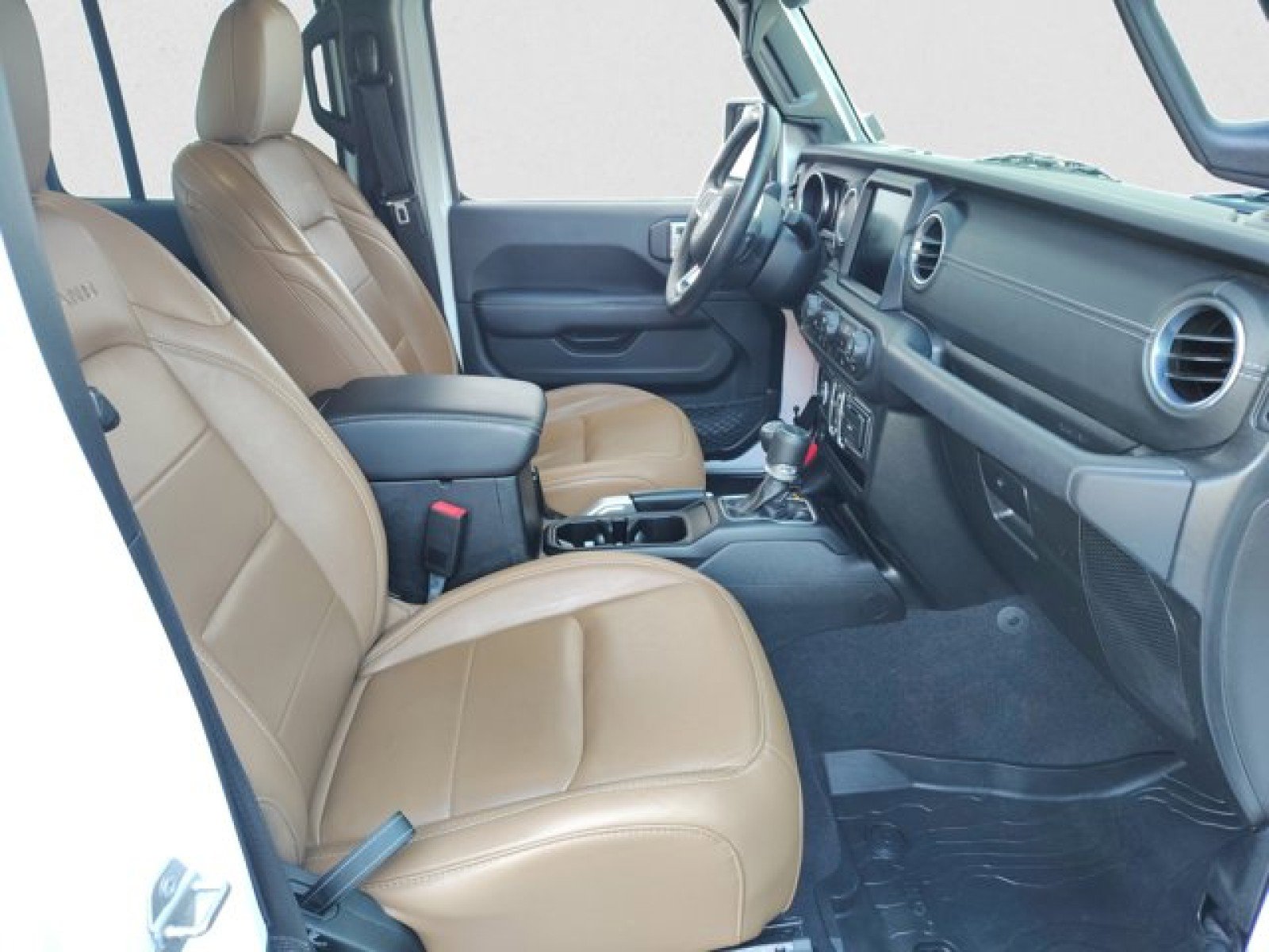 Used 2020 Jeep Gladiator Overland image 19