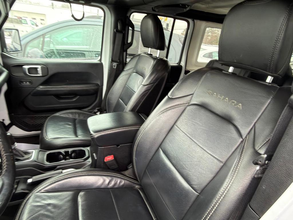 Used 2018 Jeep Wrangler Unlimited Sahara w/ Dual Top Group image 40
