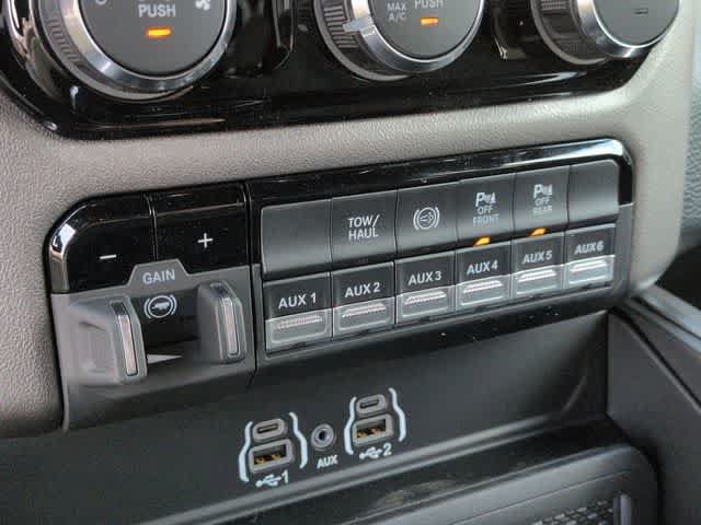 New 2026 RAM 3500 Big Horn AWD/4WD image 39