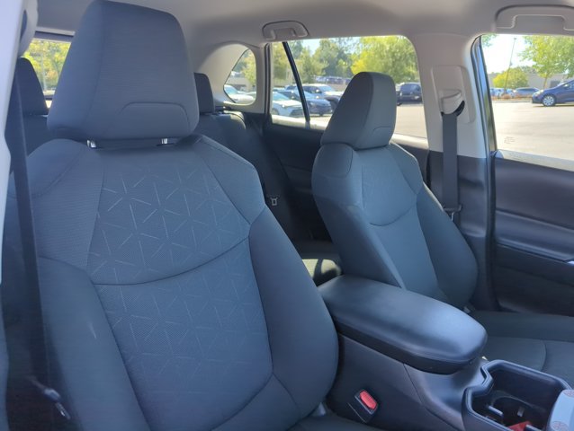 Used 2025 Toyota RAV4 XLE FWD image 28
