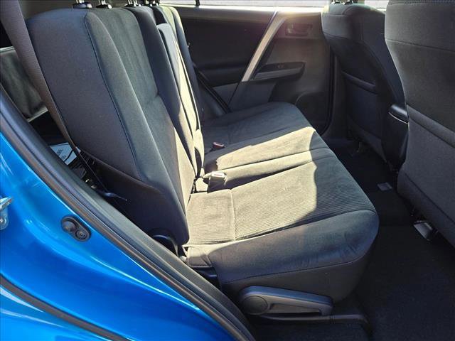 Used 2018 Toyota RAV4 LE image 18