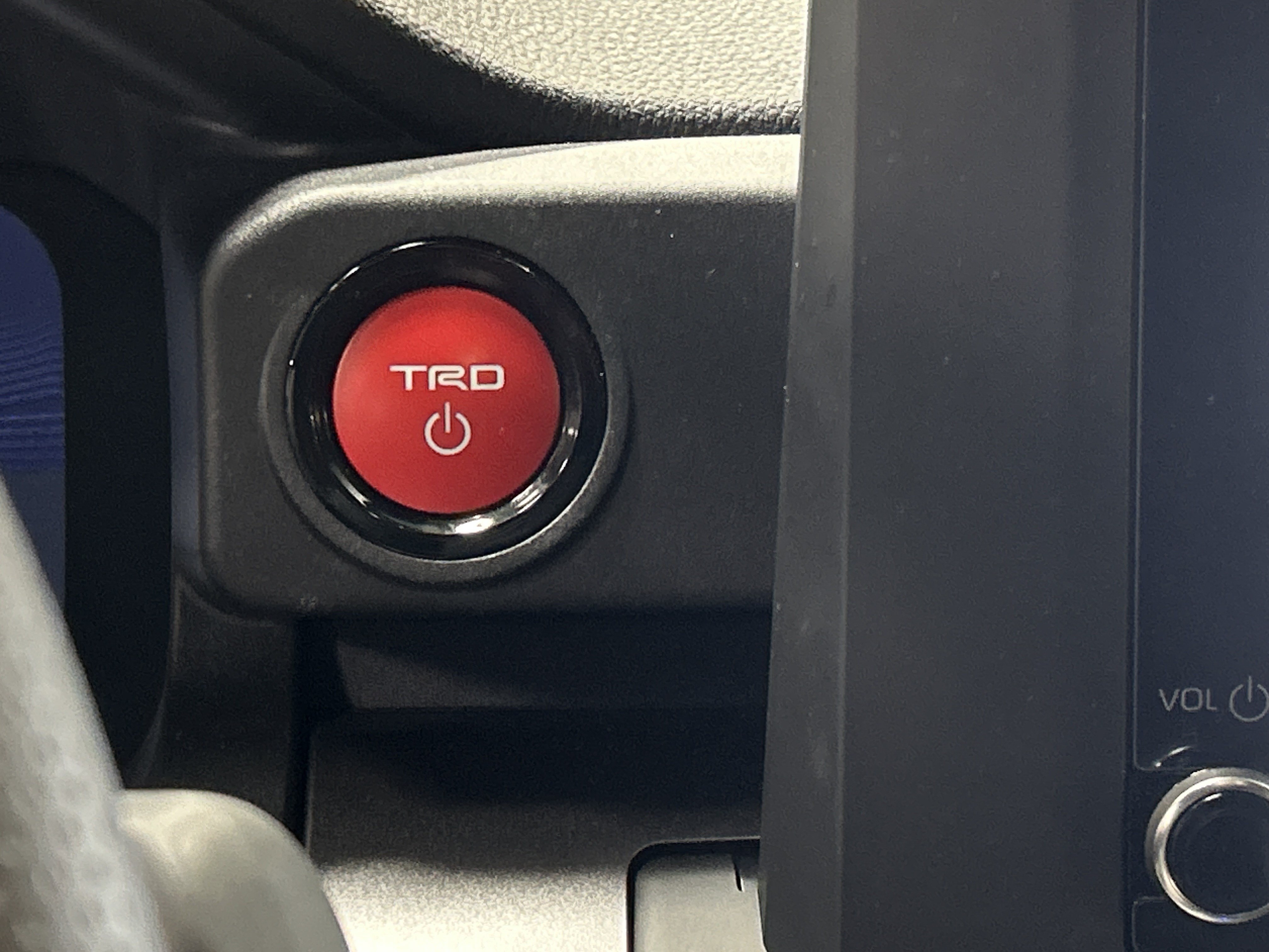 Certified 2025 Toyota 4Runner TRD Off-Road AWD/4WD image 24