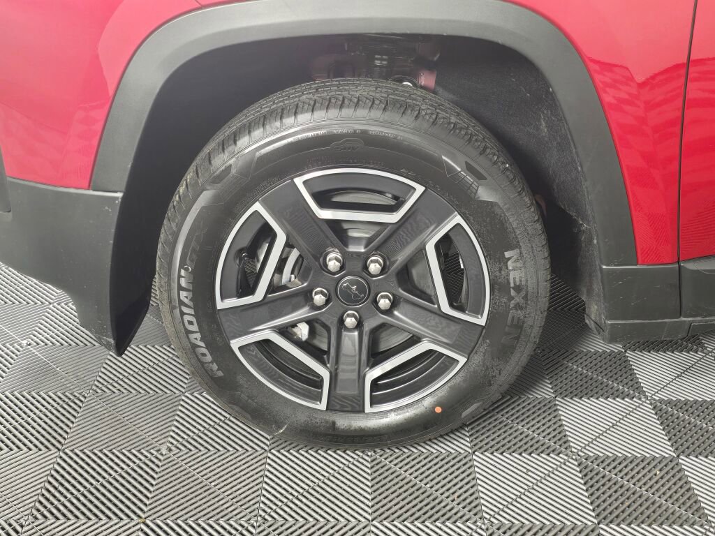 New 2026 Jeep Cherokee Laredo image 10