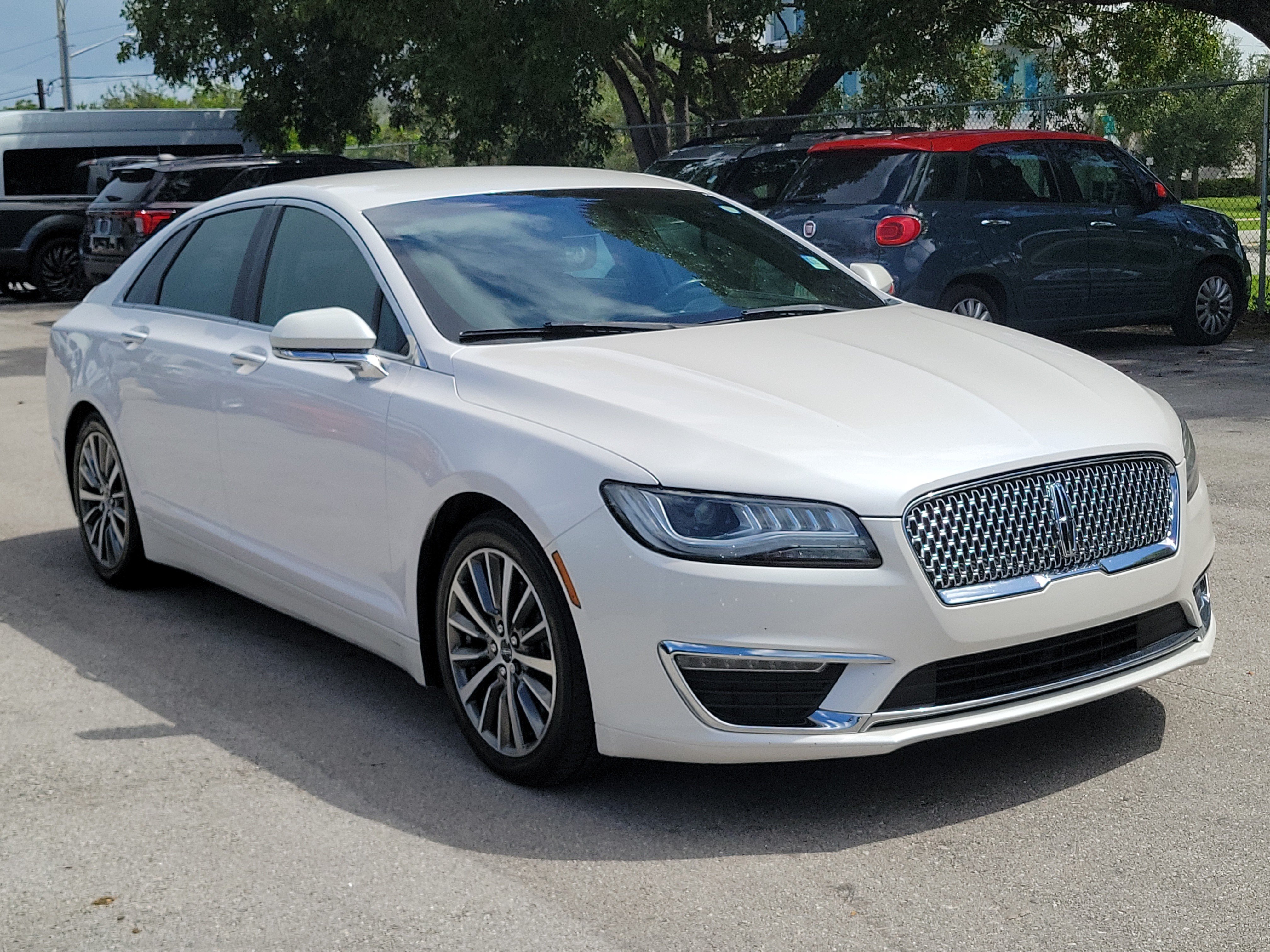 Used 2020 Lincoln MKZ FWD image 3