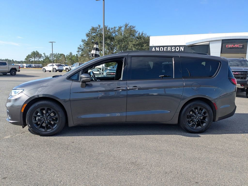 Used 2021 Chrysler Pacifica Touring w/ S Appearance Package image 7