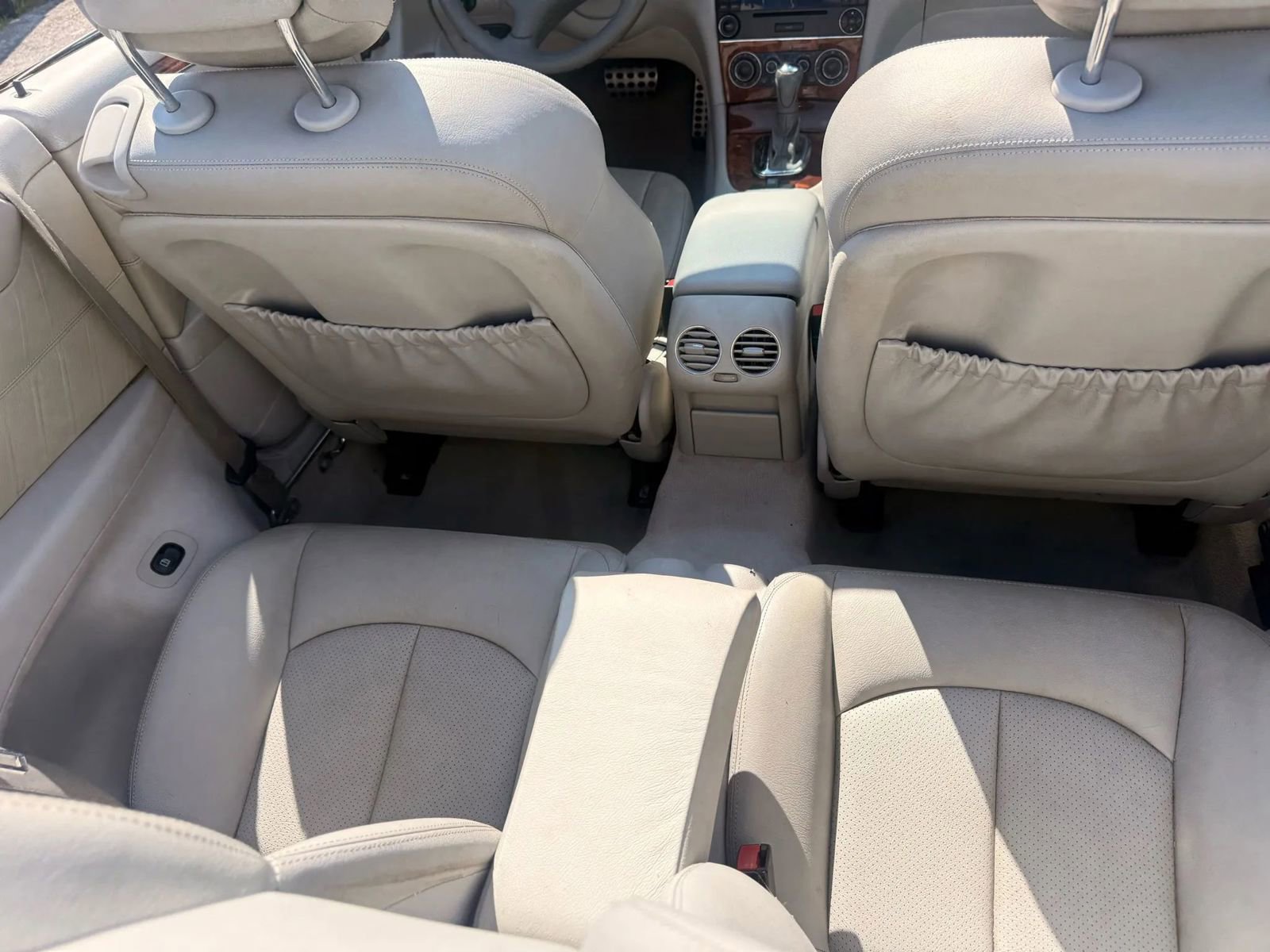 Used 2005 Mercedes-Benz CLK 320 Cabriolet image 24