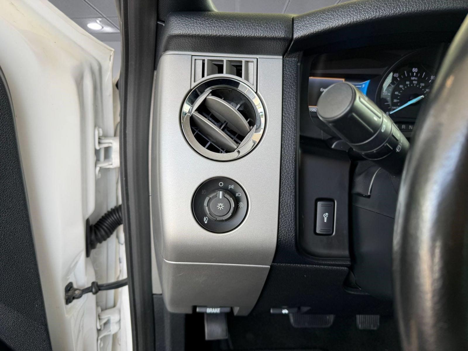 Used 2016 Ford Expedition XLT w/ Equipment Group 202A AWD/4WD image 22