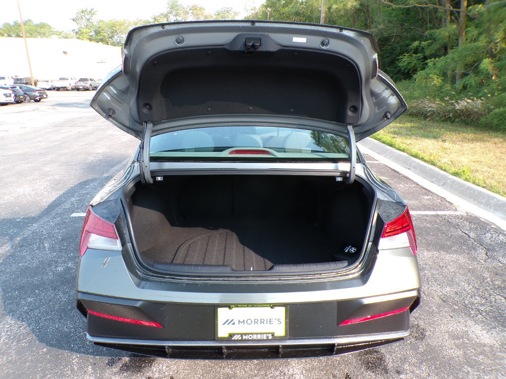 New 2026 Hyundai Elantra SEL Sport Premium FWD image 18